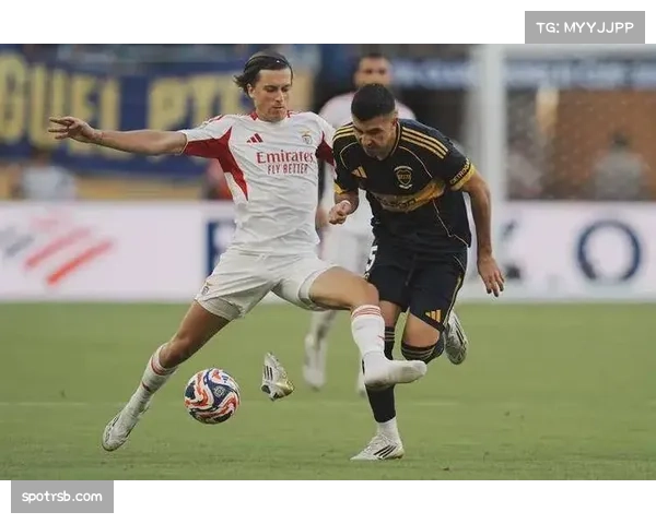 洛杉矶FC反击效率惊人,六次射正打入三球完胜卫冕冠军 洛杉矶FC反击效率惊人,六次射正打入三球完胜卫冕冠军